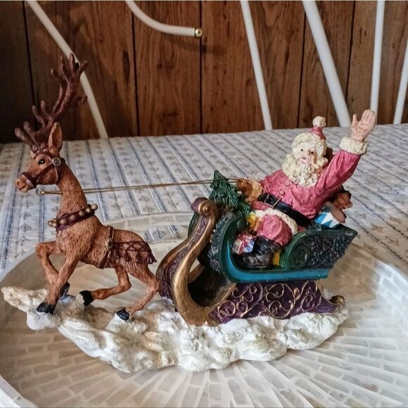 Holiday Santa And His Sleigh With Rainder - Picture 4 of 12